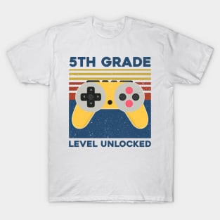 Kids 5th Grade Level Unlocked Back To School Video Gamer T-Shirt